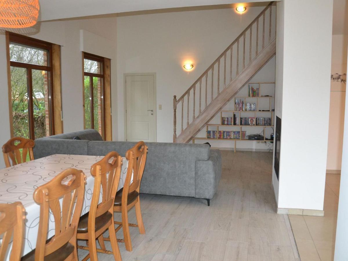 Welcoming Villa In Puivelde With Terrace Garden Barbeque Exterior foto